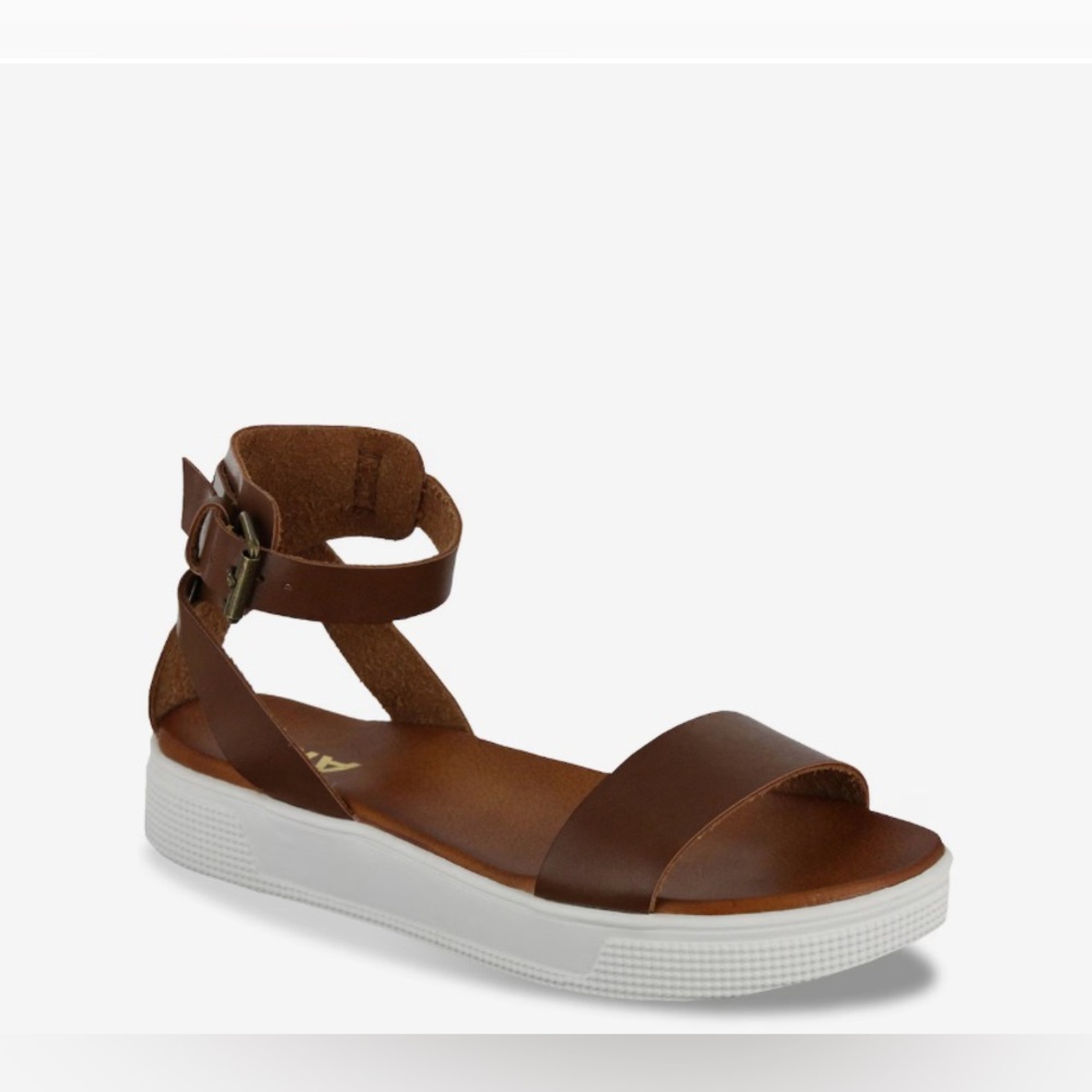 MIA Ellen vegan leather brown strappy platform sandals size/9.5